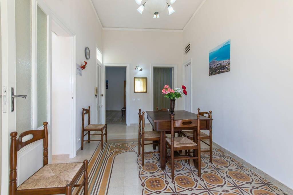 The Twins Rooms In Trapani 1 Экстерьер фото